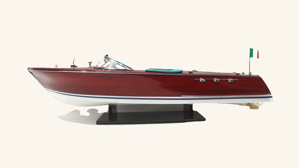 Maquette Riva Super Ariston — 67 cm
