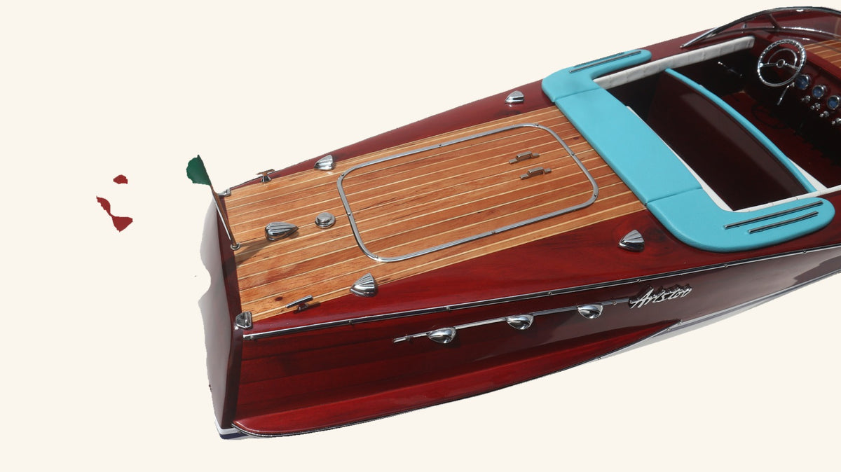 Maquette Riva Super Ariston — 67 cm