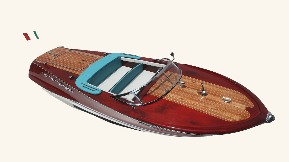 Maquette Riva Super Ariston — 67 cm