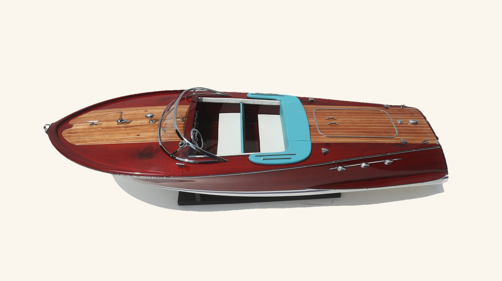 Maquette Riva Super Ariston — 67 cm