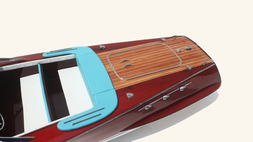 Maquette Riva Super Ariston — 67 cm
