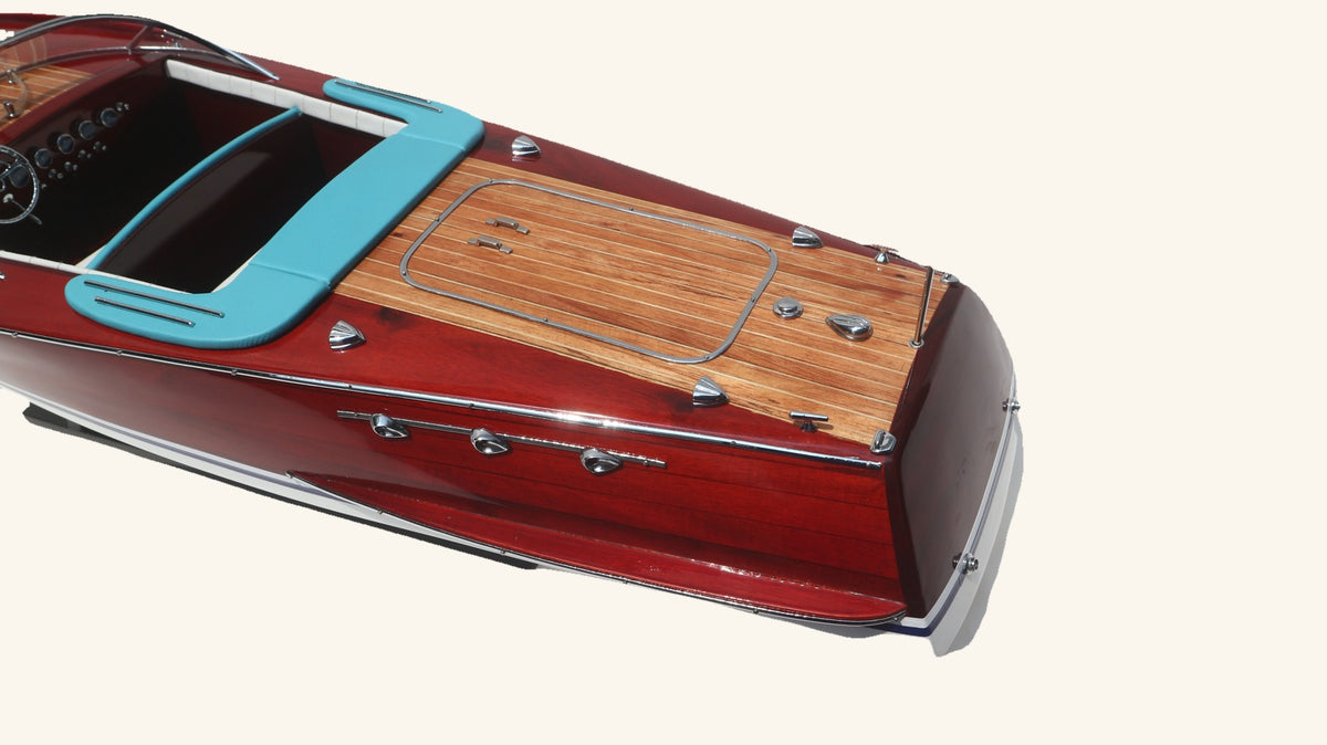 Maquette Riva Super Ariston — 67 cm